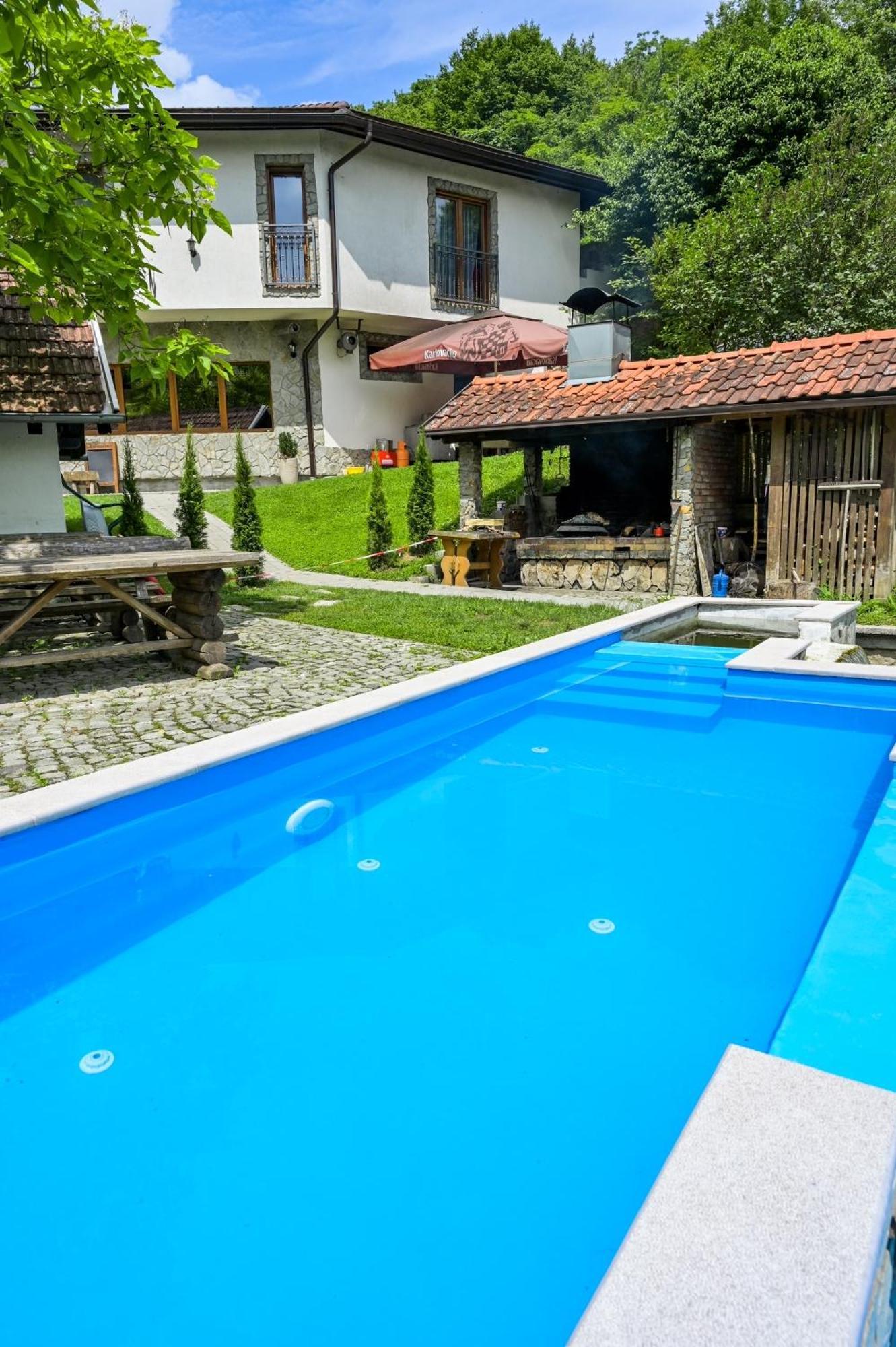 Motel Konoba Slapovi Jajce Zewnętrze zdjęcie
